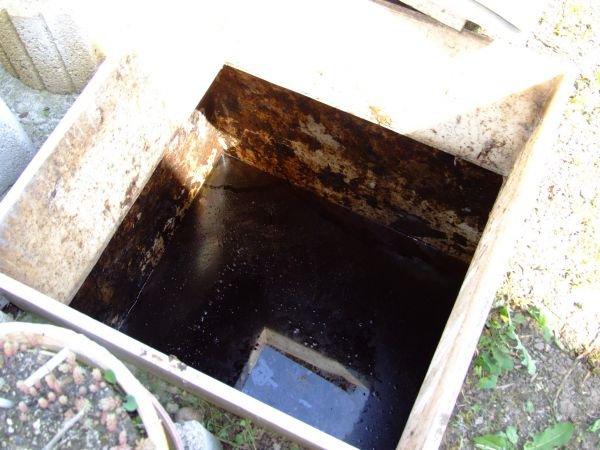 T25 Kanalizace - Chyby v likvidaci odpadních vod Kanalizace - Chyby v likvidaci odpadních vod Potřeba častého vývozu žumpy.