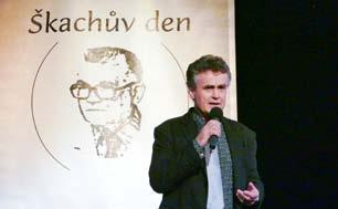 odborné akce 9. Škachův den proběhne v únoru 2018 Již devátý Škachův den se bude konat v úterý 27. 2. 2018 od 9.00 hodin tradičně v komorním prostředí Divadla U Hasičů, Římská 45, Praha 2.