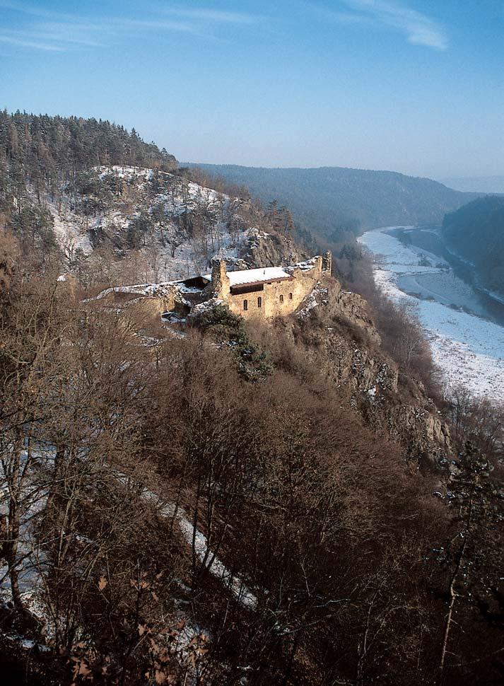 Okres PlzeÀ-sever rezervace Kra ov Pfiíkré skalnaté stránû na levém svahu údolí fieky Berounky pod zfiíceninou hradu Kra ov a v pfiilehl ch boãních údolích Brodeslavského a âerníkovského