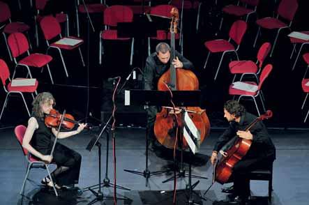 Orchestra a mezinárodní komorní orchestr Ostravská banda Program: Charles