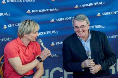 Beseda a autogramiáda s autorkou Lídou Engelovou proběhla ve spolupráci s Domem knihy Knihcentrum.