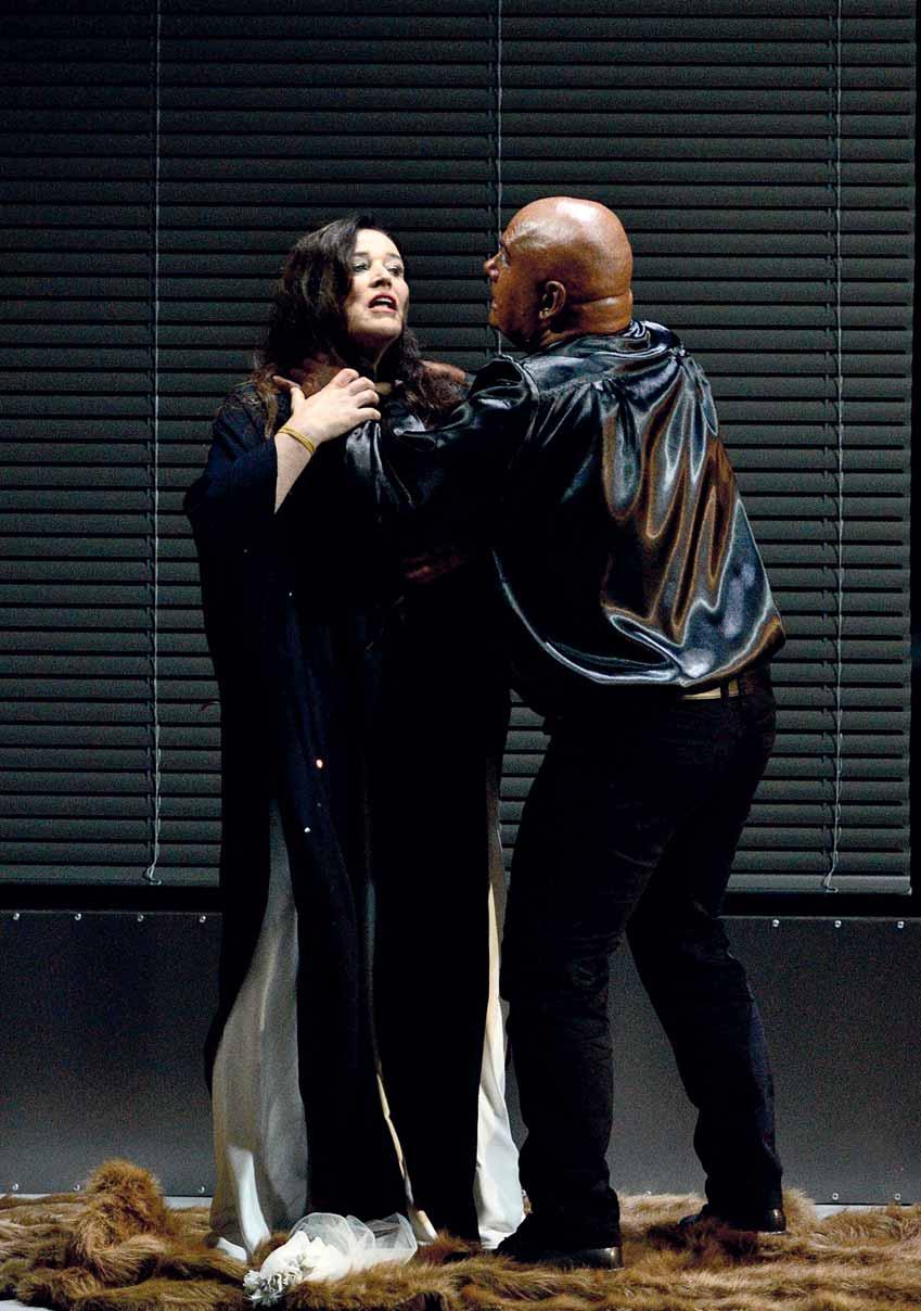 TENOR Aleš Burda 16 Hamlet (Druhý hrobník 2) La traviata (Giuseppe 3) Lady Macbeth Mcenského újezdu (Druhý nádeník u Izmajlova / Kočí 6) Tajemství (Jirka 5) Jiří Halama 6 Lady Macbeth Mcenského