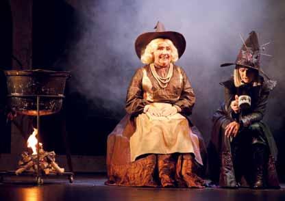 Georgievová (Colette), Jan Rychtář (Operní zpěvák), Izabela Firlová