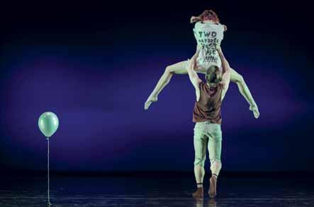 BEZTVARÝ TVARE MARNIVÉHO ZMARU Choreografie Aglaja Sawatzki Hudba Arvo Pärt Tančí Emanuele Del Celo, Anna Knollová, Takafumi Tamagawa Kdy jsi naposledy poslouchal/la své srdce a své pocity a mohl/la