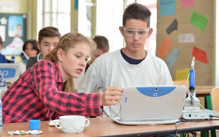 Kromě žákovských sad lze vybavení učebny rozšířit o sady pro Fyziku, Chemii a Přírodopis. Tyto rozšiřující sady mohou fungovat jako sady pro učitele demonstrace pokusů.