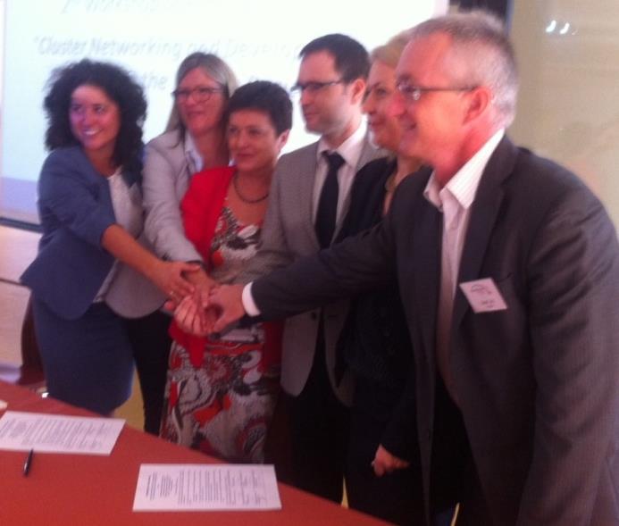 Mezinárodní projekty NCA Pilotní projekty NCA: SINEC klastr sociálních inovací a podniků, EIP Agriculture klastry v zemědělství, Zero energy buildings Boosting V4 Cooperation through Strategic