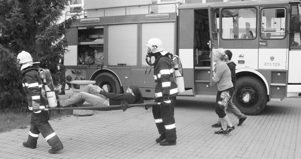 hasiãsk ch aut zasahovalo v pondûlí 3. 5. 2010 pfii ha- ení poïáru Základní koly Rychvald. V prostorách koly do- lo k závadû na elektroinstalaci a následnû ke vzniku poïáru.