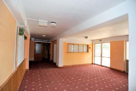kování Cena 3 000 Kč za 2 ks 739 611 140 Povrch mosaz -OLV, klika/knoflík, pravé/levé, s ochranou vložky proti odvrtání, rozteč 90 mm, včetně příslušenství k montáži, nové, koupeno za 3 865 Kč,