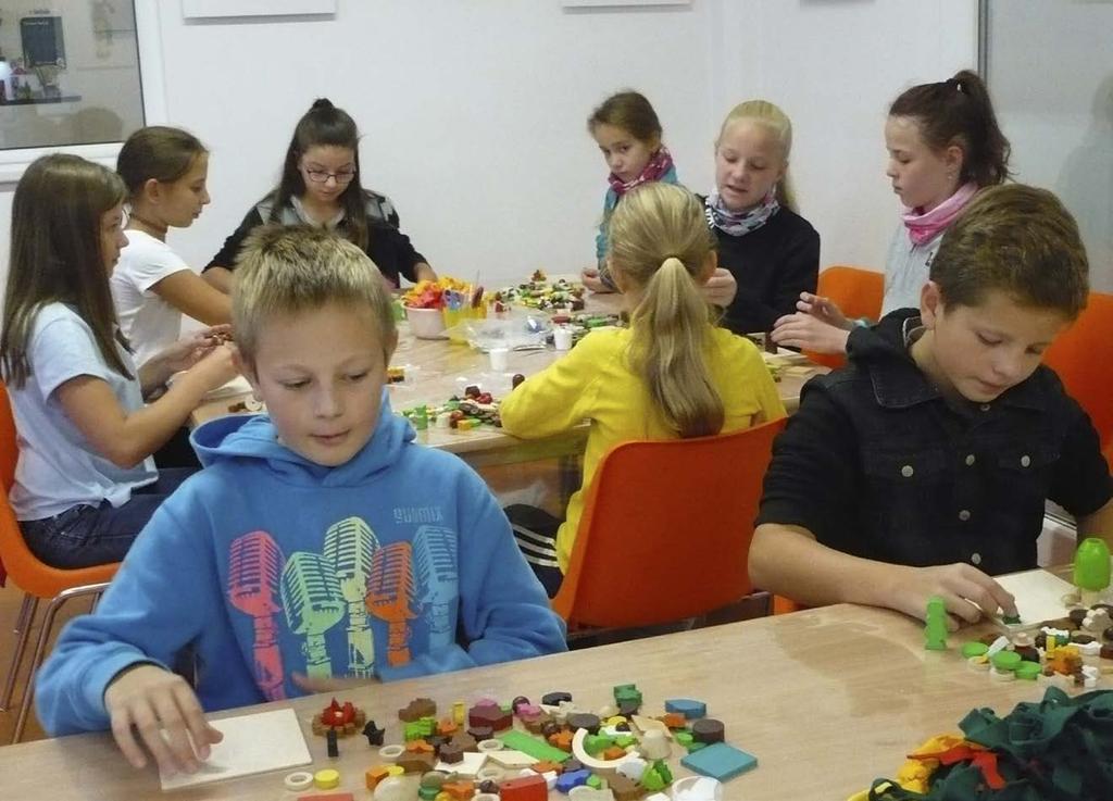 Z Jiřetína jsme se vydali pěšky do Tanvaldu (pro některé lenochy to byl velevýkon). Po společném obědě jsme ve třídě zahájili soutěž, která probíhala průběžně i během úterý.