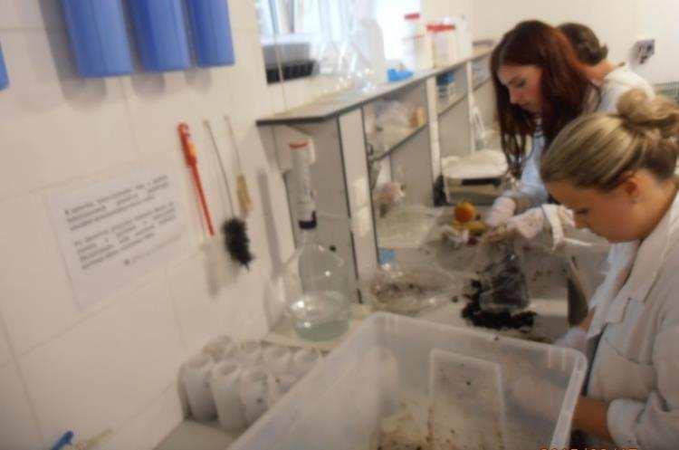 Součást řešení projektu experimenty - laboratorní