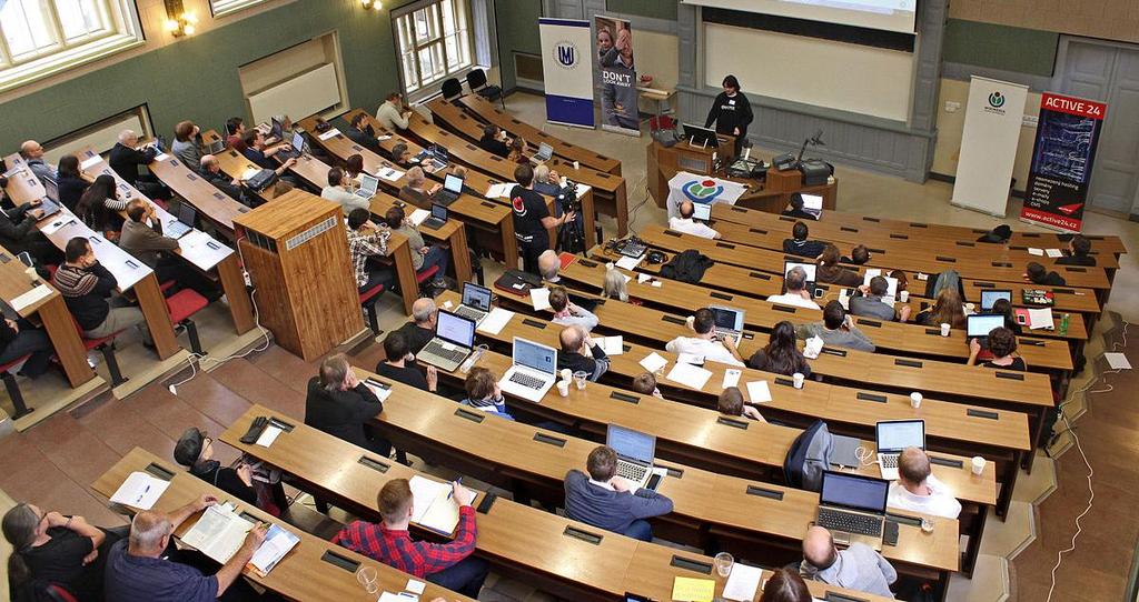února 2015 je Masarykova univerzita první českou a evropskou univerzitou, která má svého Wikipedistu rezidenta Marka Blahuše.