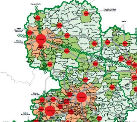 spádu k vyšším centrům do okolních spádových oblastí středních center vymezují se nadregionálně významné spojovací a rozvojové osy vymezují se krajiny Svobodný stát Bavorsko Zemský rozvojový plán /