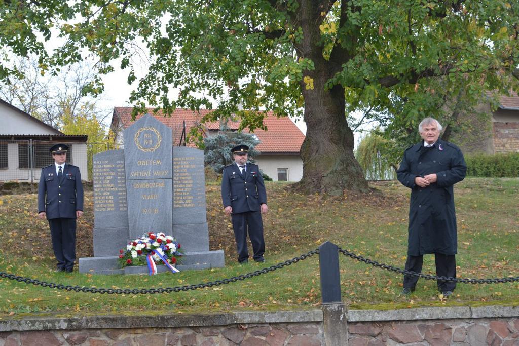 Od šestnácti hodin následoval v kostele sv. Bartoloměje komponovaný pořad k uctění památky padlých vojáků z Bítovan v 1.