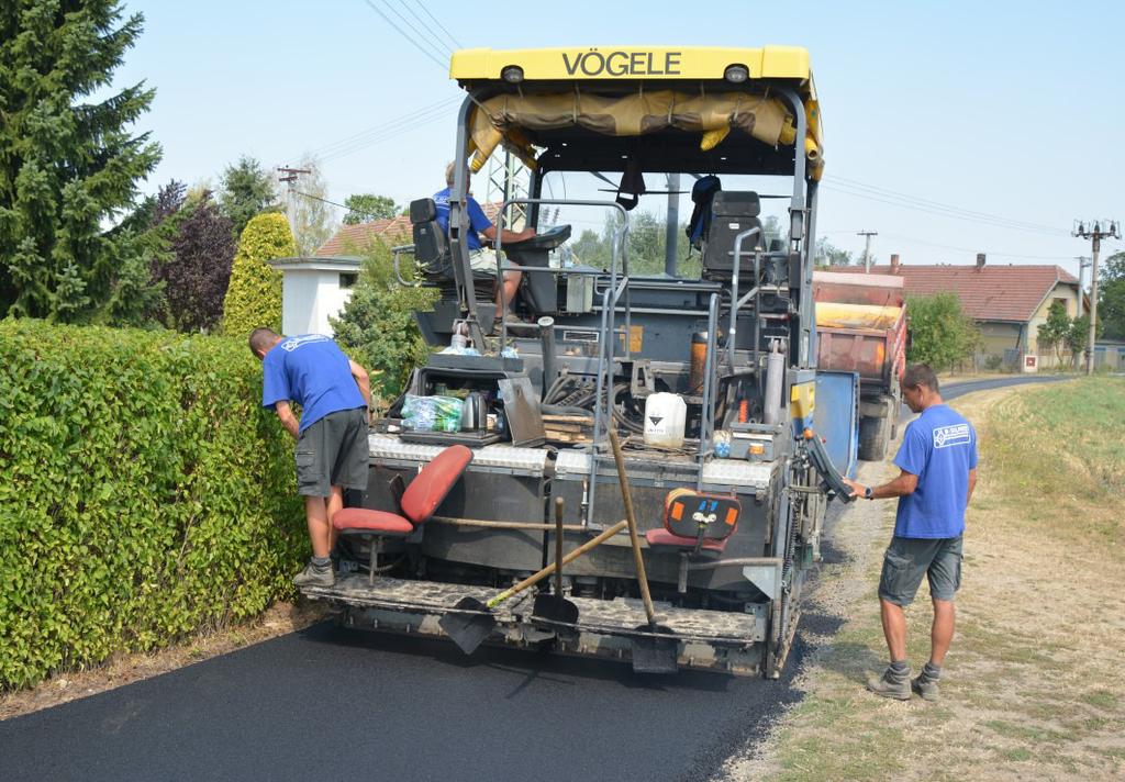 Oprava místní komunikace do Bítovánek V letošním roce byla v místní části naší obce, Bítovánkách, realizována oprava místní komunikace. Ta byla opravena v celém průtahu, tj.