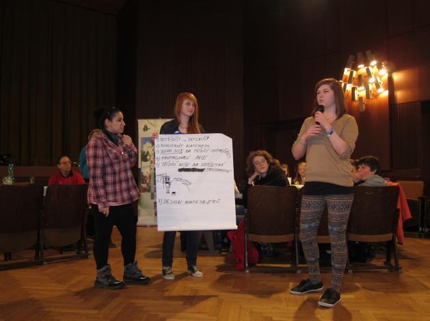 Petr Panaš centrum ekologické výchovy Sever, pracovistě Litoměřice Hosté: Barbora Hlaváčová a Hana Luptáková Diakonie Vrchlabí Mgr.