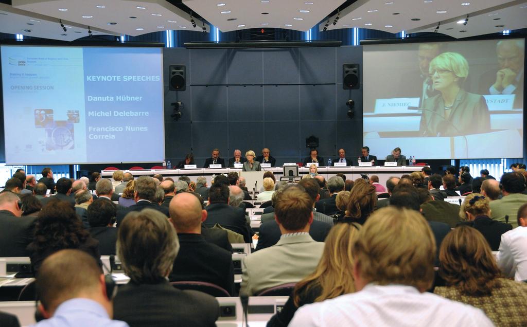 Slovníček Open Days nabízí přes sto seminářů Pět tisíc delegátu je očekáváno na letošní akci OTEVŘENÉ DNY 2008 Evropský týden regionů a měst ve dnech 6. 9. října v Bruselu.