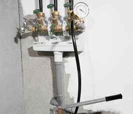 EMS Push uční zkušební tlaková pumpa Osvědčená, spolehlivá zkušební tlaková pumpa pro provádění kontrol tlaku a těsnosti potrubních systémů a nádrží.
