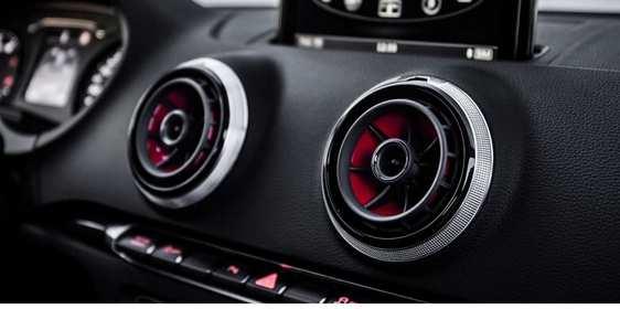 Konstrukce vyústek Netradičním řešením přívodu vzduchu do kabiny je použití kruhových dýz s vnitřními lamelami, např. v automobilu Audi A3 (obr. 14) [11].