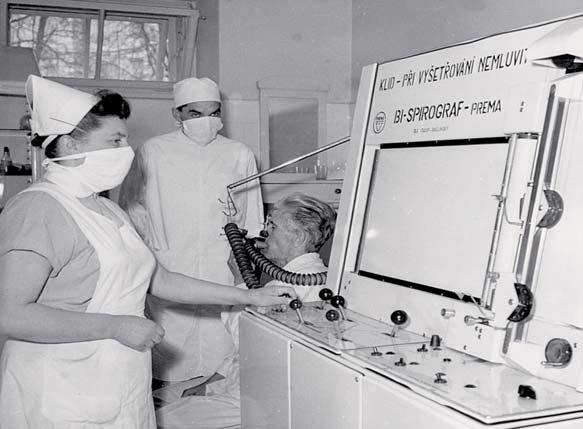 biochemické vyšetřování moči a aplikace tuberkulinu.