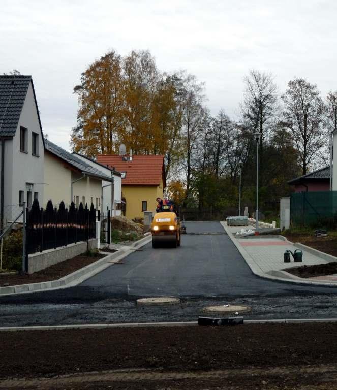 Jednání se zúèastnili všichni zastupitelé a 17 hostù z øad obèanù obce.