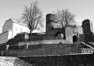 Na brány hradu klepe nová sezona V historickém sídle Svojanov se chystají na novou turistickou sezonu. Nebudou chybět novinky v expozicích, ale ani stavební úpravy k zatraktivnění oblíbené památky.