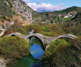 (orientační cena: 25 a 30 EUR, děti do 12 let 12,50 a 15 EUR) Meteora - výlet za poznáním řeckých tradic.