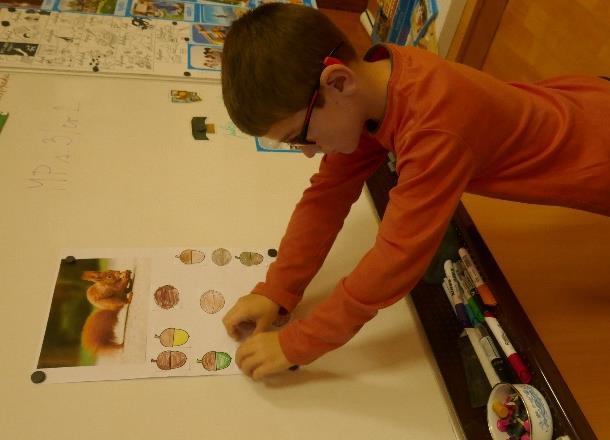 V českém jazyce se všechny děti učily básničku Veverka čiperka.