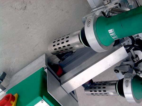 vysoká rychlost svařování od 0-18 m/min - rovnoměrná distribuce vzduchu díky dvěma
