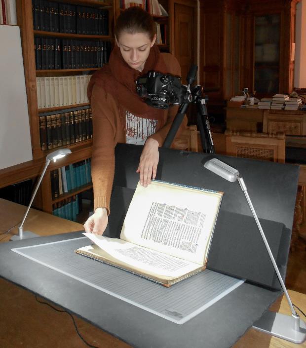 Digital Editing of Medieval Manuscripts Univerzita Karlova Univerzita Karlova 6 partnerů (ČR, Itálie, Velká Británie, Francie, Rakousko) Projekt zaměřen