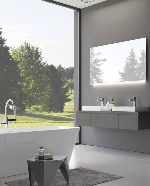 PUR je řada bezrámových zástěn splňující vysoké nároky na design a individuální řešení koupelny. Díky čistým liniím a mnoha možným variantám uspořádání se zástěna PUR stane výrazným prvkem v koupelně.