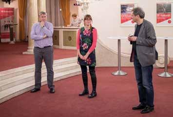 (V pozadí choreograf Itzik Galili, v pravo pak choreografka Regina Hofmanová.