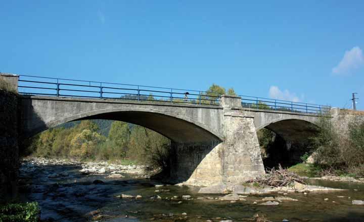 SANACE A REKONSTRUKCE REHABILITATION AND RECONSTRUCTION REKONŠTRUKCIA NAJSTARŠIEHO ŽELEZOBETÓNOVÉHO MOSTA NA SLOVENSKU V KRÁSNE NAD KYSUCOU RESTORATION OF THE OLDEST REINFORCED CONCRETE BRIDGE IN