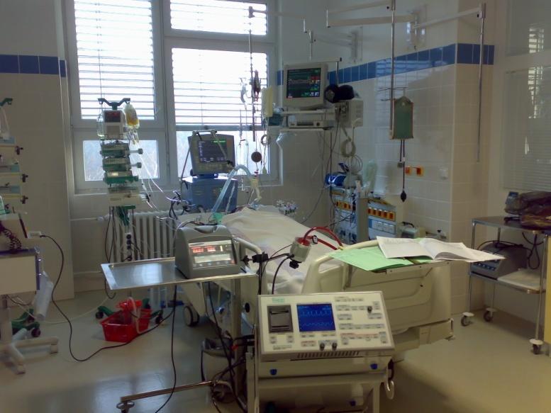 ICU Hemodynamická stabilita Adekvátní krevní objem Start antikoagulace Časná extubace a