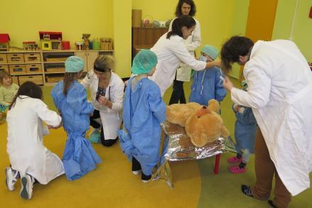 spolupráce s ostatními partnery, včetně mezinárodní spolupráce, mimoškolní aktivity ČETNOST, FORMA, PŘÍNOS