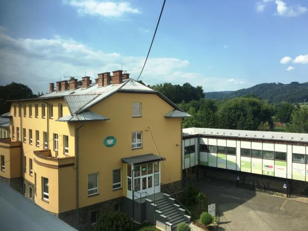 2.2.2 Současnost Výuka je zabezpečována ve dvou vzájemně propojených budovách. Nejstarší budova školy je pronajata VŠB TU Ostrava.