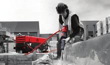 Obecně platí, že modely s nižší hmotností a vyšší hodnotou úderů/min jsou vhodnější pro měkčí materiály a těžší modely s nižším počtem úderů/min pro materiály tvrdší.
