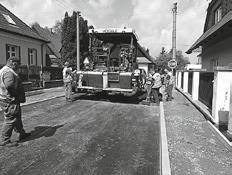 Cisterna je proto vybavena několika druhy čerpadel nízkotlakým, vysokotlakým s navijákem 60 metrů, kalovým i plovoucím centrálou, motorovými pilami, dýchacími přístroji, kropící lištou, osvětlovacím