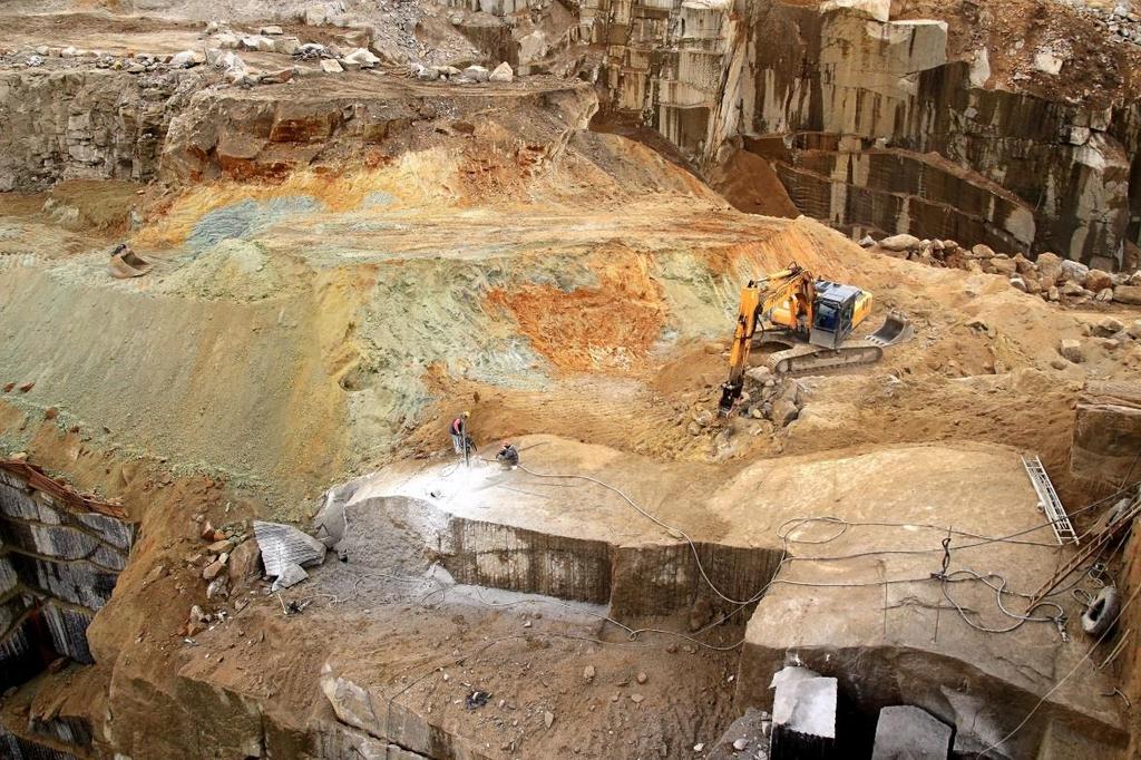 Zóny geologických zlomů Území města Liberce je protkáno vesměs pravoúhlou sítí geologických zlomů sudetského a krušnohorského směru (obr. 7. 3.). Jejich popis je uveden v kapitole.4. 2.