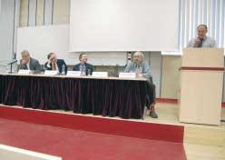 VÏda a v zkum ExkluzÌvnÏ k panelovè diskuzi Aktu lnost celèho tèmatu a mimo dn z jem posluchaë potvrzovaly takè ËetnÈ dotazy, kterè po p ednesenì vlastnìch p ÌspÏvk smï ovali posluchaëi na vöechny