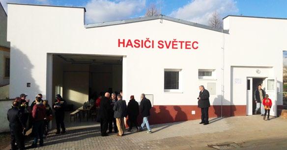 10 OBCE 13. dubna 2017 Světečtí hasiči mají novou zbrojnici Pavlína Nevrlá Dobrovolní hasiči ze Světce mají novou hasičskou zbrojnici.