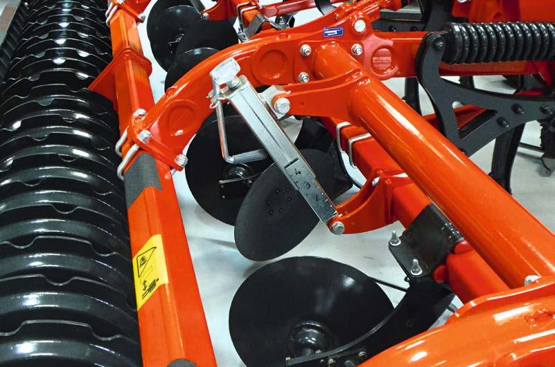 Mechanické nastavení Hydraulické nastavení Rovnací elementy jsou nastavovány centrálně pomocí kliky.