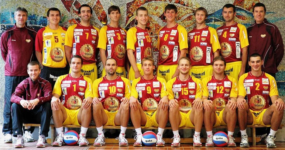 340 320 L 7 Tomáš Kotrch 202 1982 350 335 B 8 Petr Ţáček 198 1988 362 348 B 9 Jakub Vencovský 193 1985 335 316 U 10 Jan Jeslínek 190 1973 336 318 S 11 Filip Nesvačil 194 1985 335 320 S 13 Martin