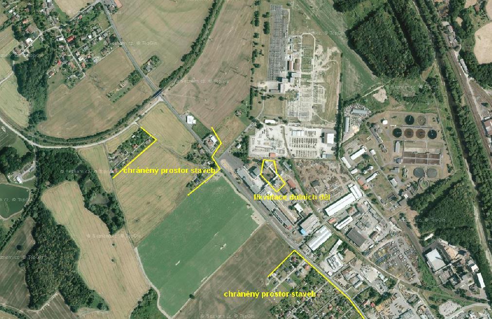 Lokalita se nachází v území bez staveb pro bydlení. Nejbližší stavby jsou situovány jižním směrem ve vzdálenosti 1.4 km. Celková situace je na obr. č. 2. 3.