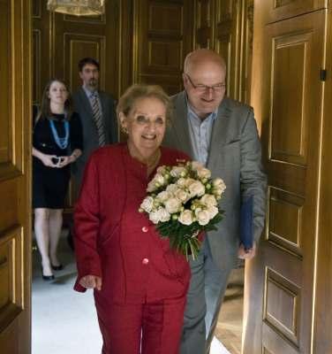 TREFA STRANA 5 Madam, obdivuji Vás, že se ničeho neštítíte jsme si tak hodně podobní... Bývalý velebný pane, náš sudetský spoluobčane, D.Hermane!
