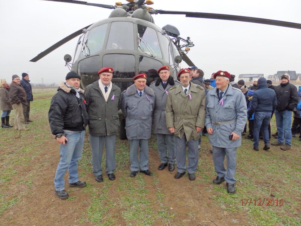 (Akce NEHVIZDY 2016, účastníci z KVVV Praha - zleva M. Krejza, M. Semorád, J. Kořízek, M. Matoušek, D. Tvrz, L. Dvořáček, schází J. Kubík, J. Lajpold). 11.