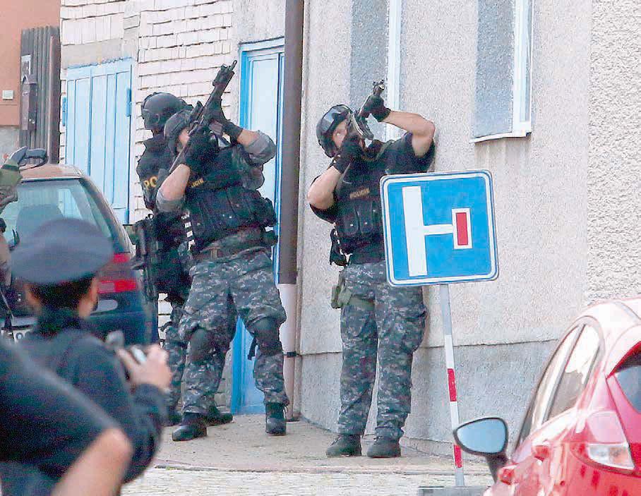 cz INZERCE Na páteční podvečer obyvatelé staroměstské ulice Metodějova dlouho nezapomenou.