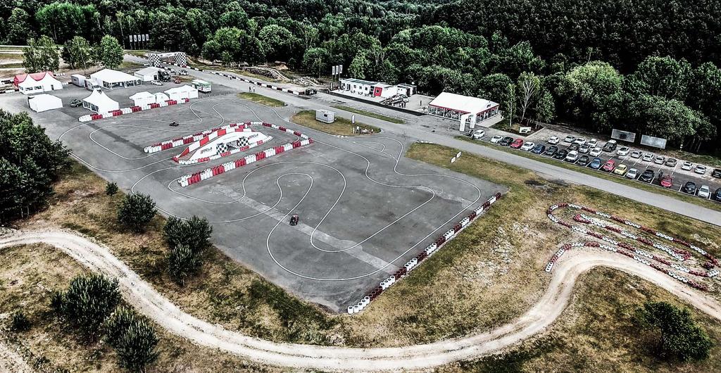 CZECH MOTORLAND Společnost CZECH MOTORLAND provozuje multifunkční unikátní přírodní areál, který je přímo předurčený k zábavě a rekreaci.