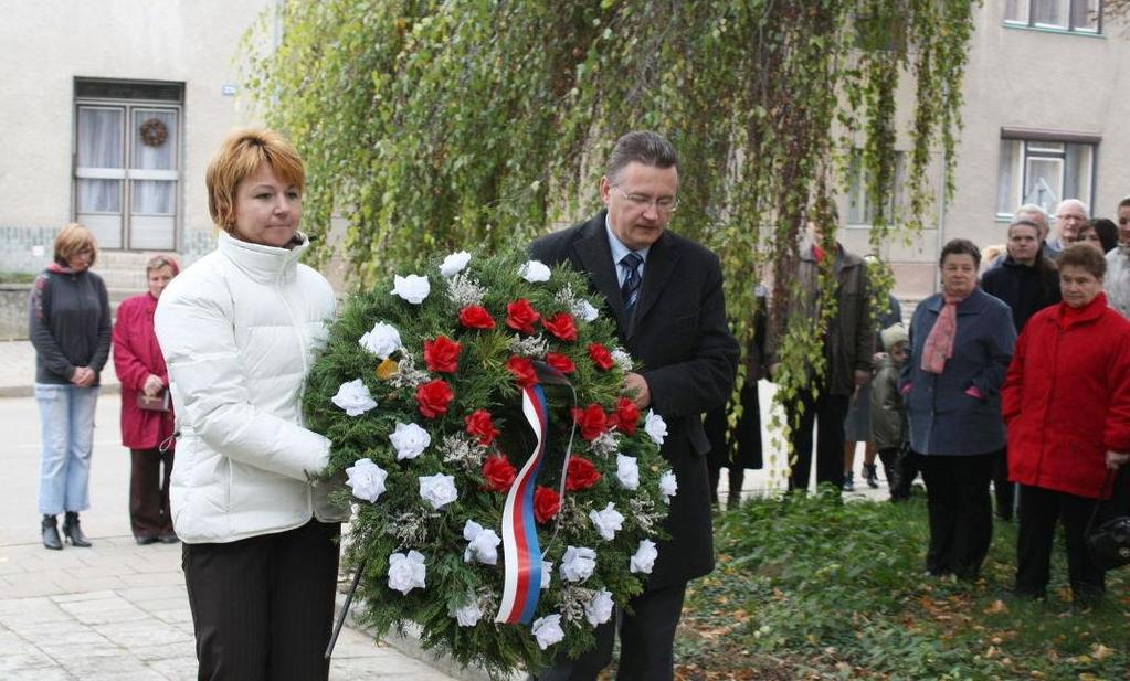 3. kapitola: Zastupitelstvo, rozpočet, zpravodaj Zastupitelstvo a rada města V roce 2008 bylo složení zastupitelstva i rady stejné jako v předchozím roce.