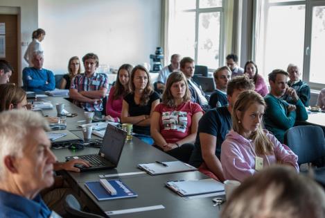 Pedagogika Nepříznivý vývoj méně zájemců, menší výběr - vyšší nároky na výuku.