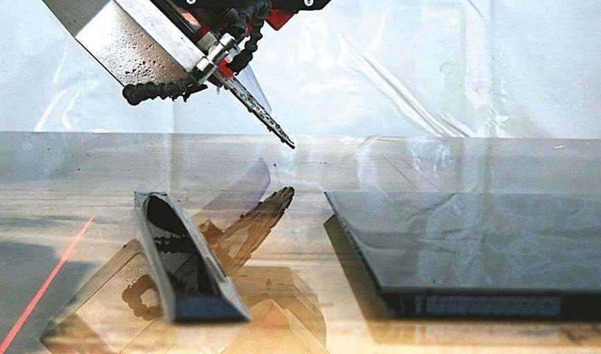 VHODNÝ PRO KAŽDÝ MATERIÁL Grazie al potentissimo software di casa Helios, oggi è sempre
